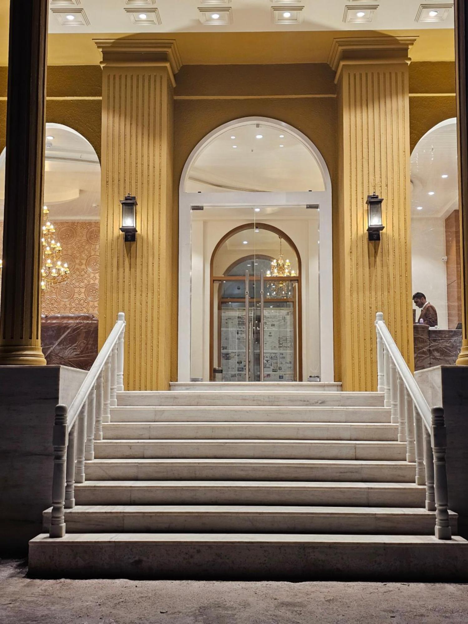 The S Crown Somnath Hotel Eksteriør billede